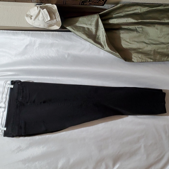 SZ. 22T WOMAN'S BLACK TORRID DENIM JEANS - Picture 4 of 5